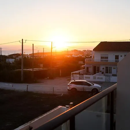 Sunset Peniche Surfcamp Apartment Ferrel (Leiria)