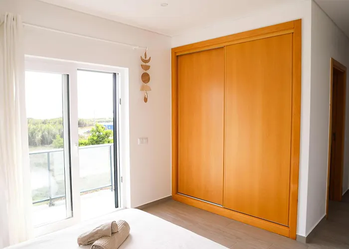 Sunset Peniche Surfcamp Lejlighed Ferrel (Leiria)